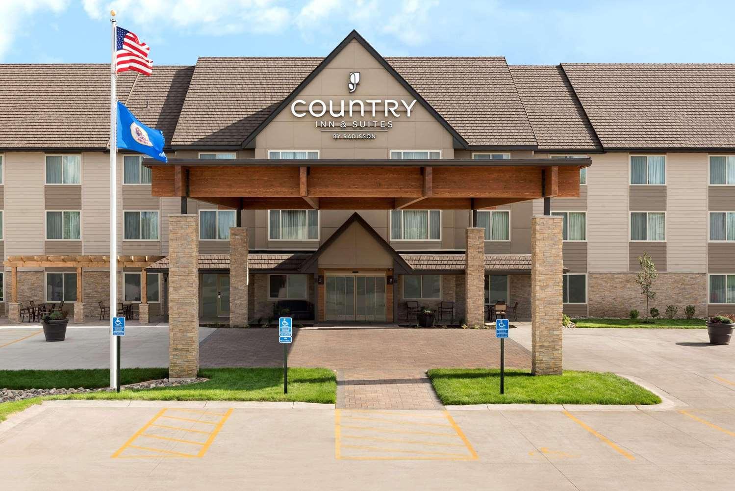 Country Inn & Suites By Radisson St. Cloud West image