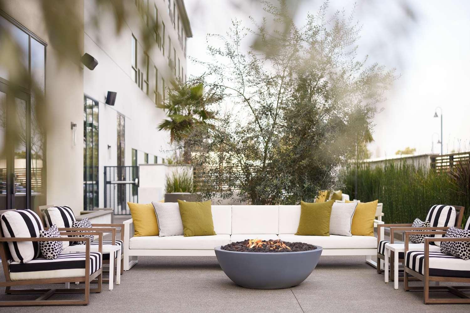 Hotel Centro Sonoma Wine Country, Tapestry by Hilton image