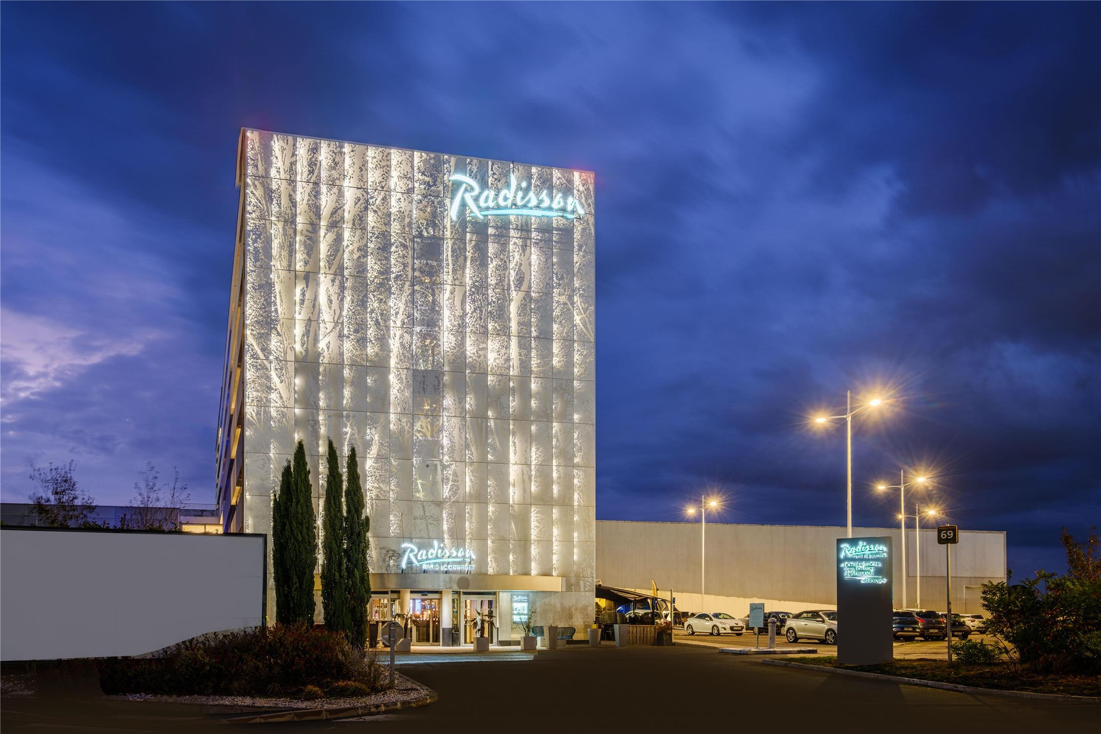 Radisson Hotel Paris Le Bourget image