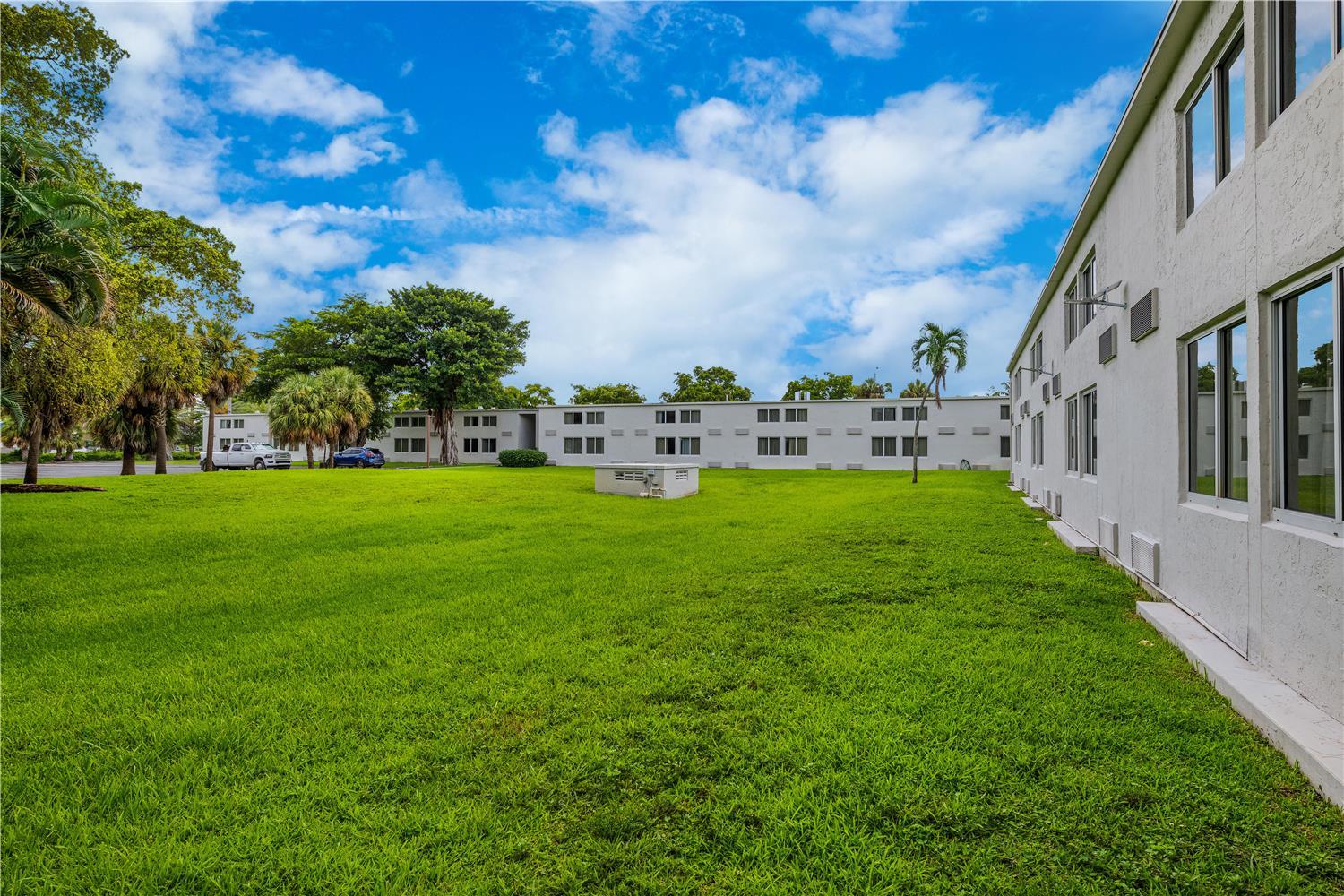 Signature Inn Miami image