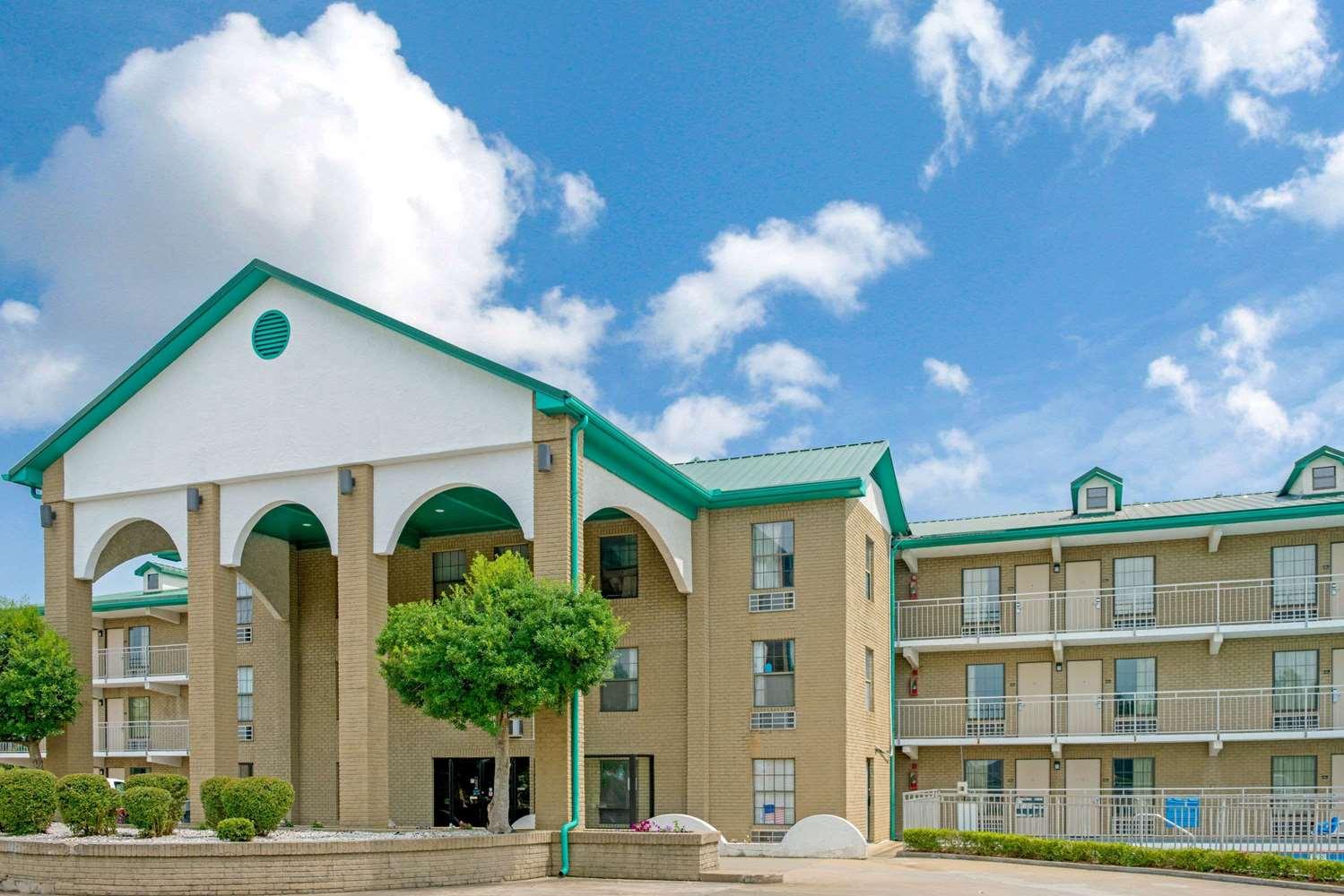 Super 8 by Wyndham Lakeland в Lakeland, TN