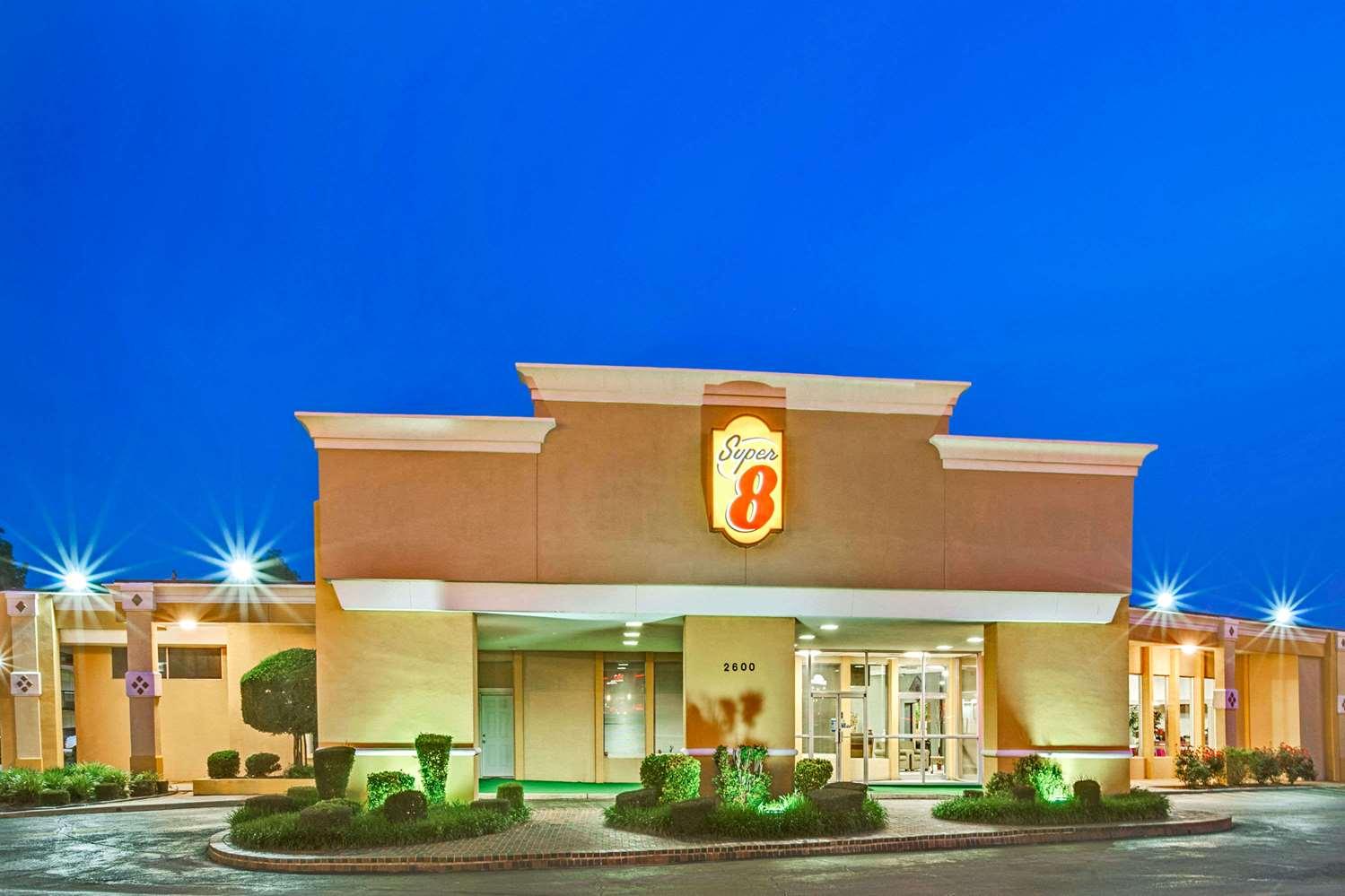 Super 8 by Wyndham Norman image