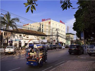 Hotel Ibis Vientiane Nam Phu ใน Vientiane, LA
