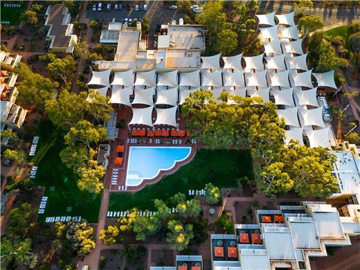 Sails in the Desert Hotel a member of Pullman Hotels в MacDonnell, AU