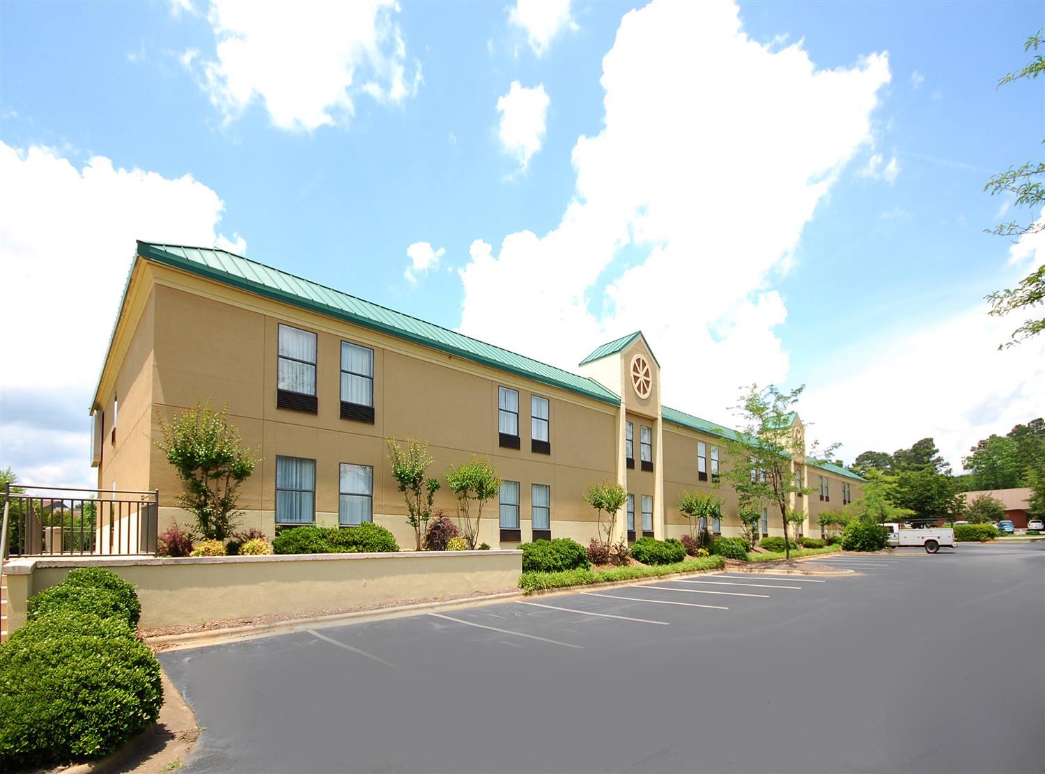 Best Western Plus Edison Inn image