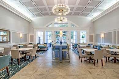 Hampton Inn & Suites Charlotte/SouthPark at Phillips Place в Charlotte, NC