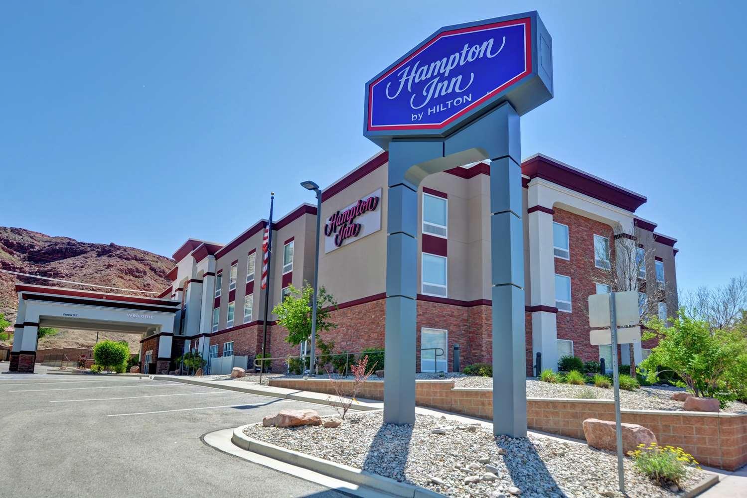 Hampton Inn Moab image