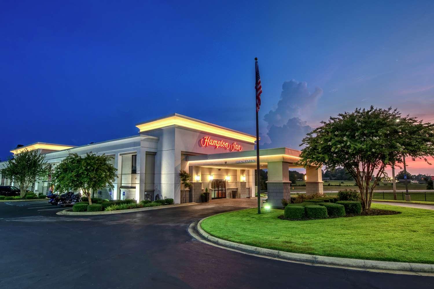 Hampton Inn Corinth image