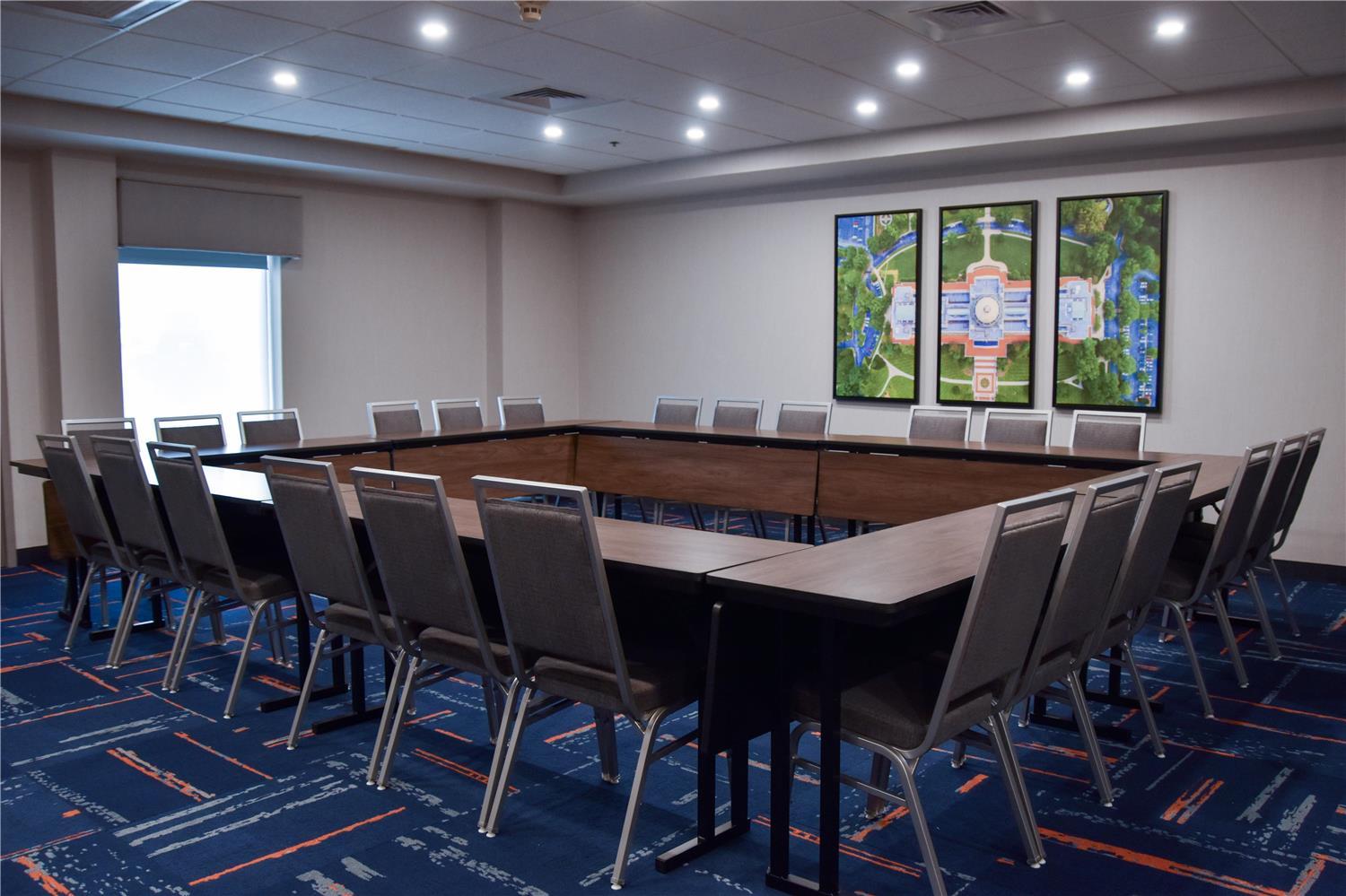 Hampton Inn Frankfort image