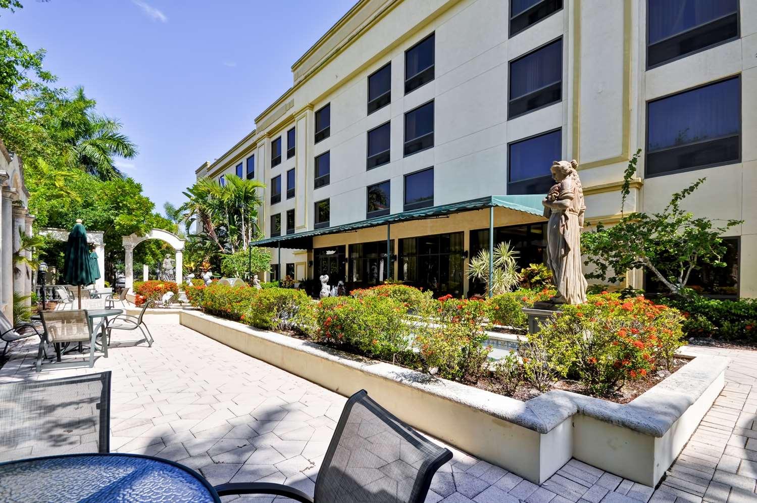 Hampton Inn Palm Beach Gardens image