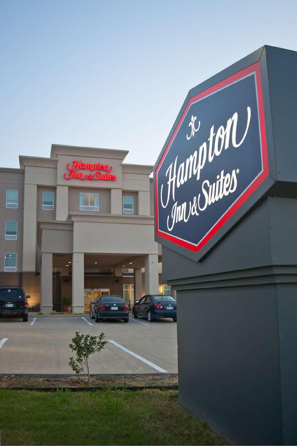 Hampton Inn & Suites Denison image