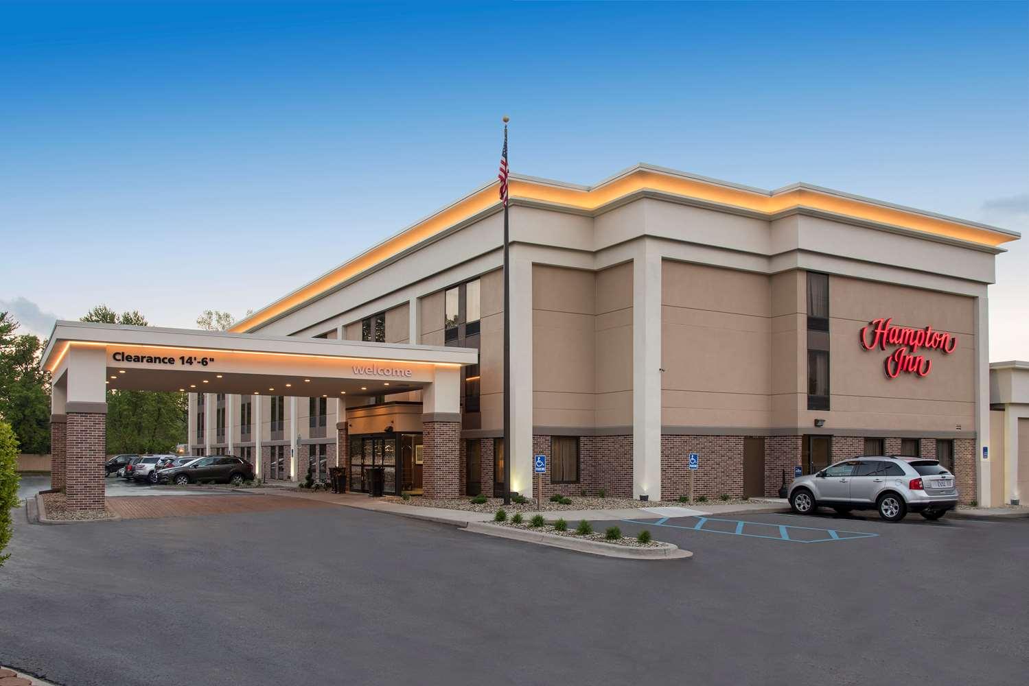 Hampton Inn Port Huron image
