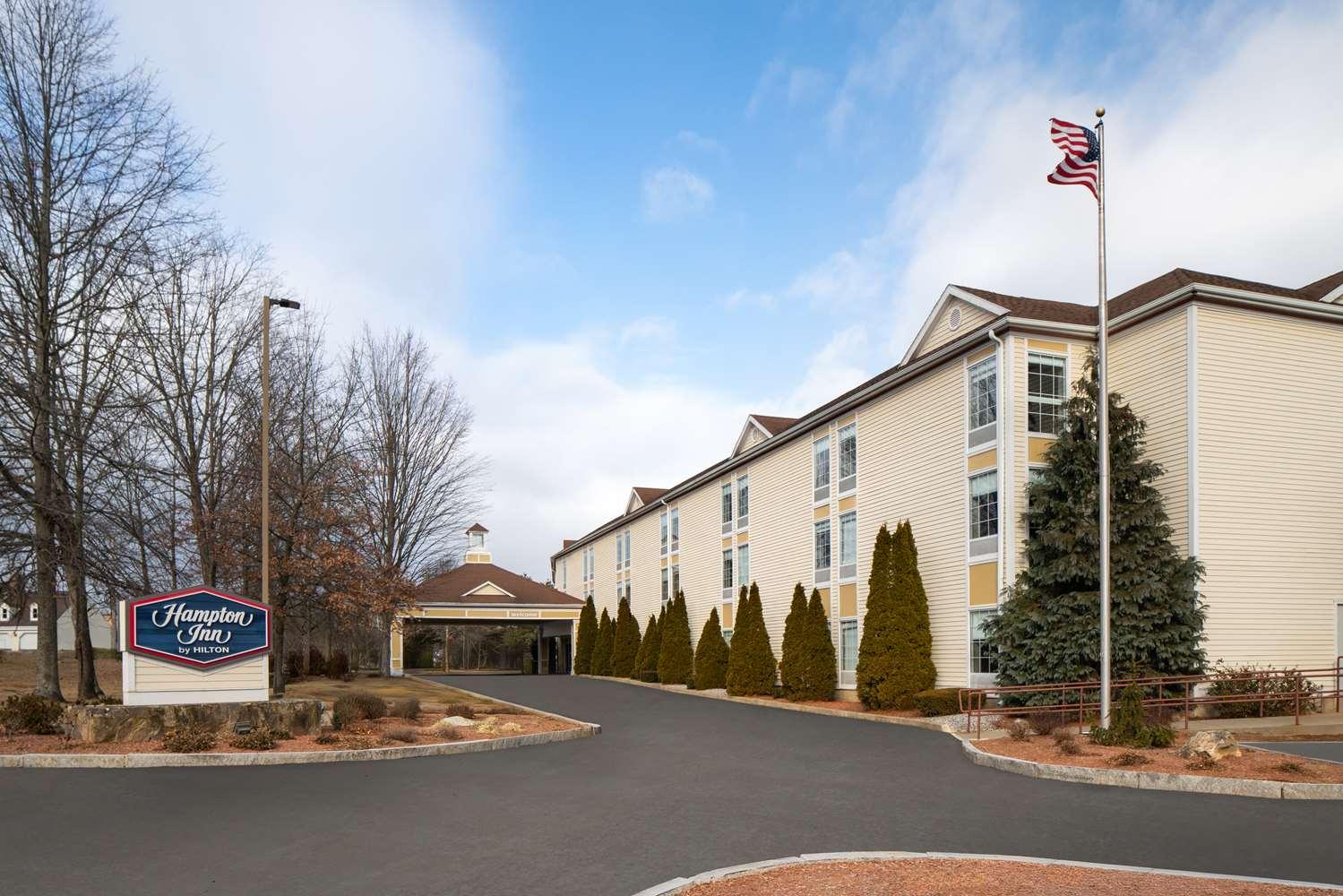 Hampton Inn Sturbridge image