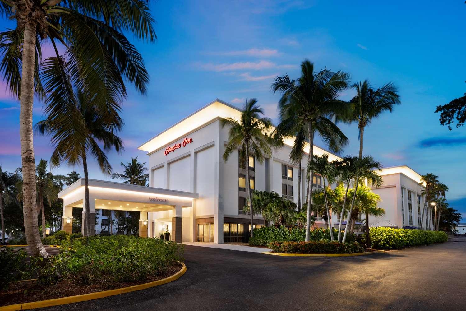 Hampton Inn Naples-Central image