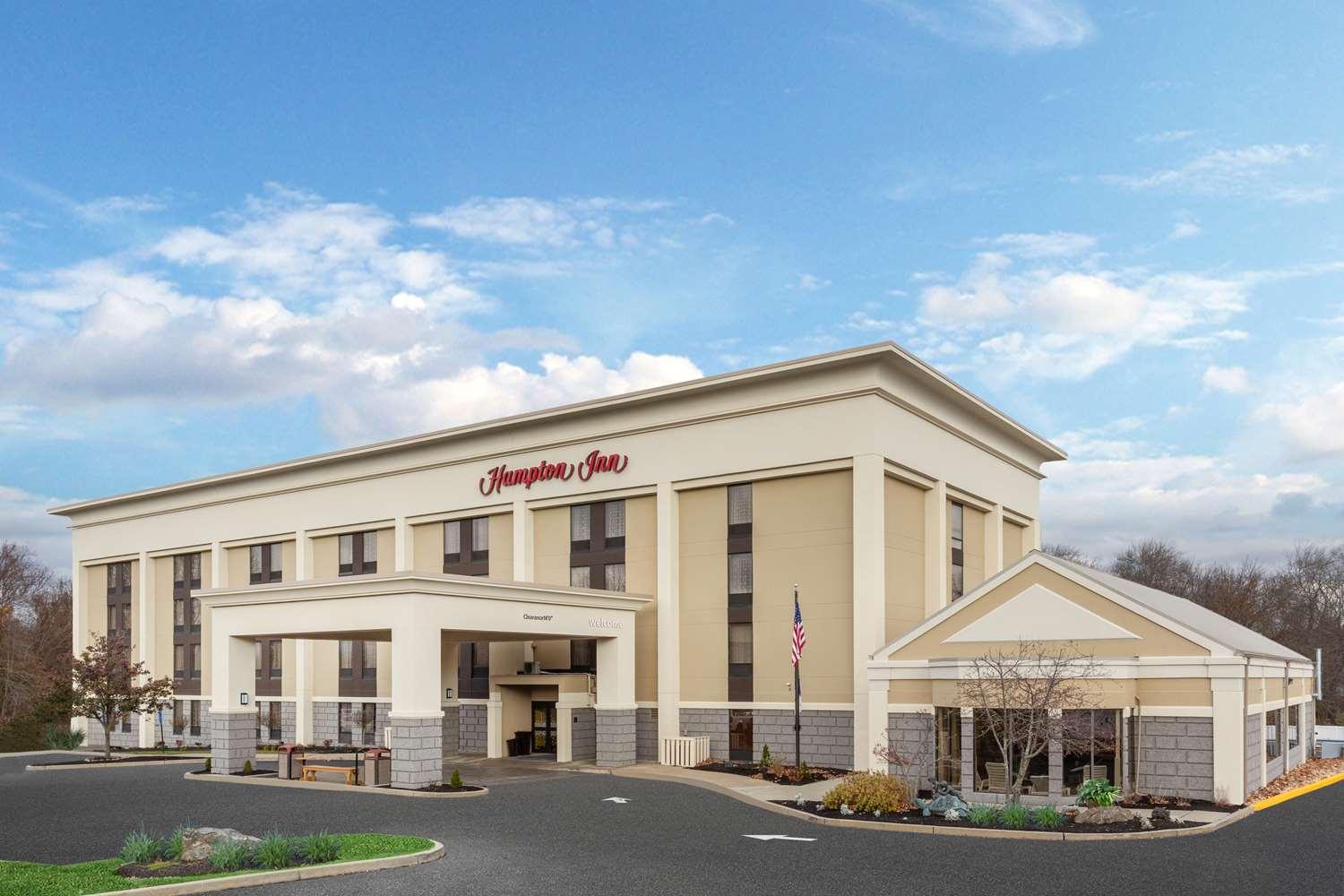 Hampton Inn Groton image