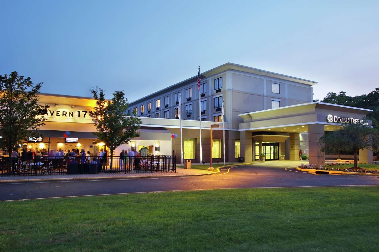 DoubleTree by Hilton Hotel Mahwah image
