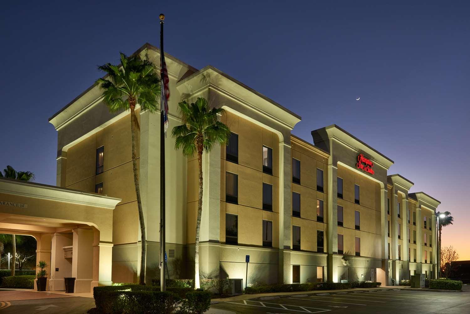 Hampton Inn & Suites Port St. Lucie, West image