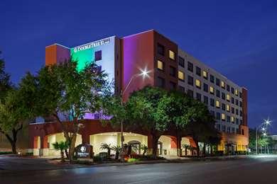 DoubleTree by Hilton Hotel San Antonio Downtown в San Antonio, TX