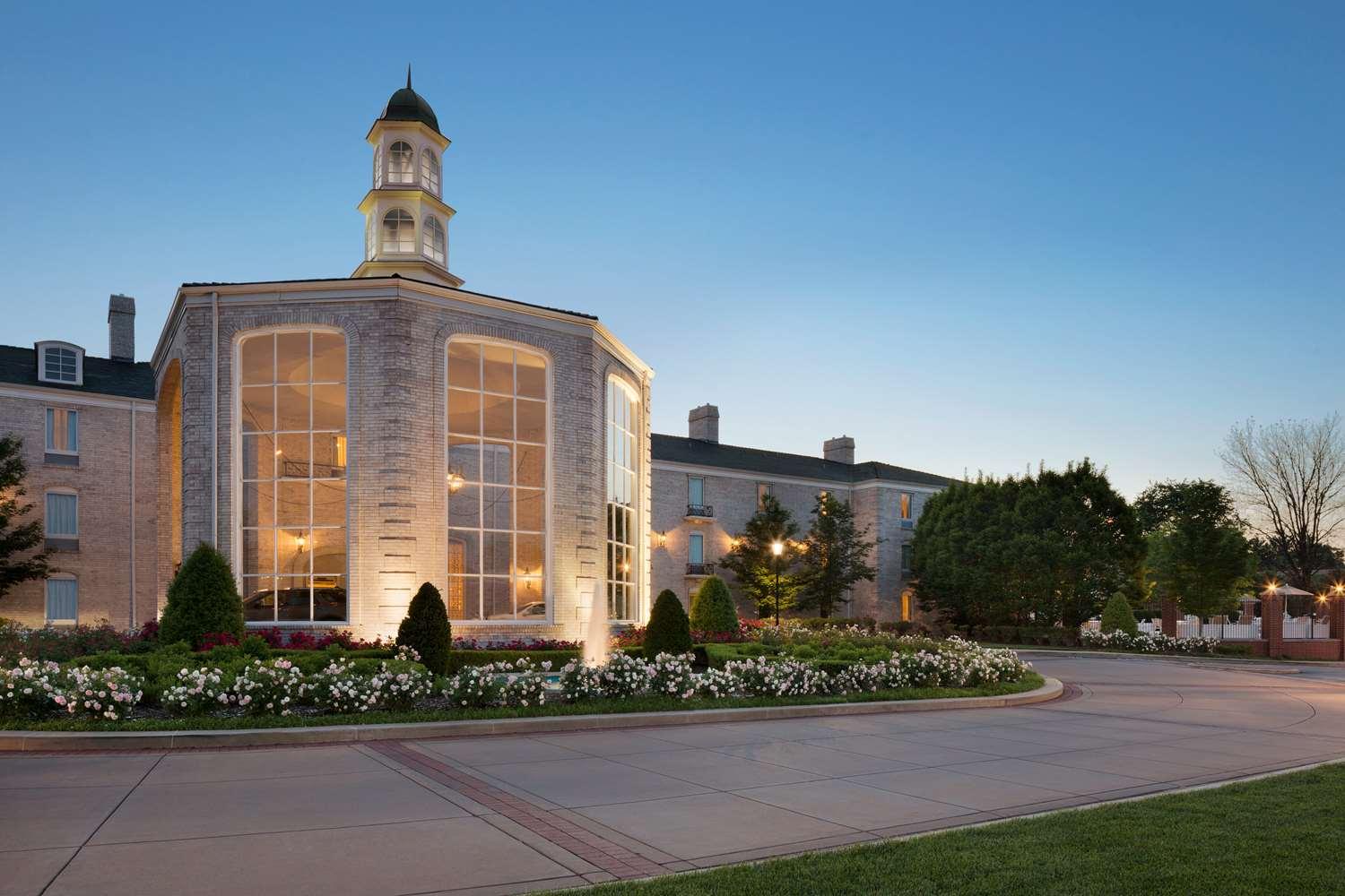 Hilton St. Louis Frontenac image