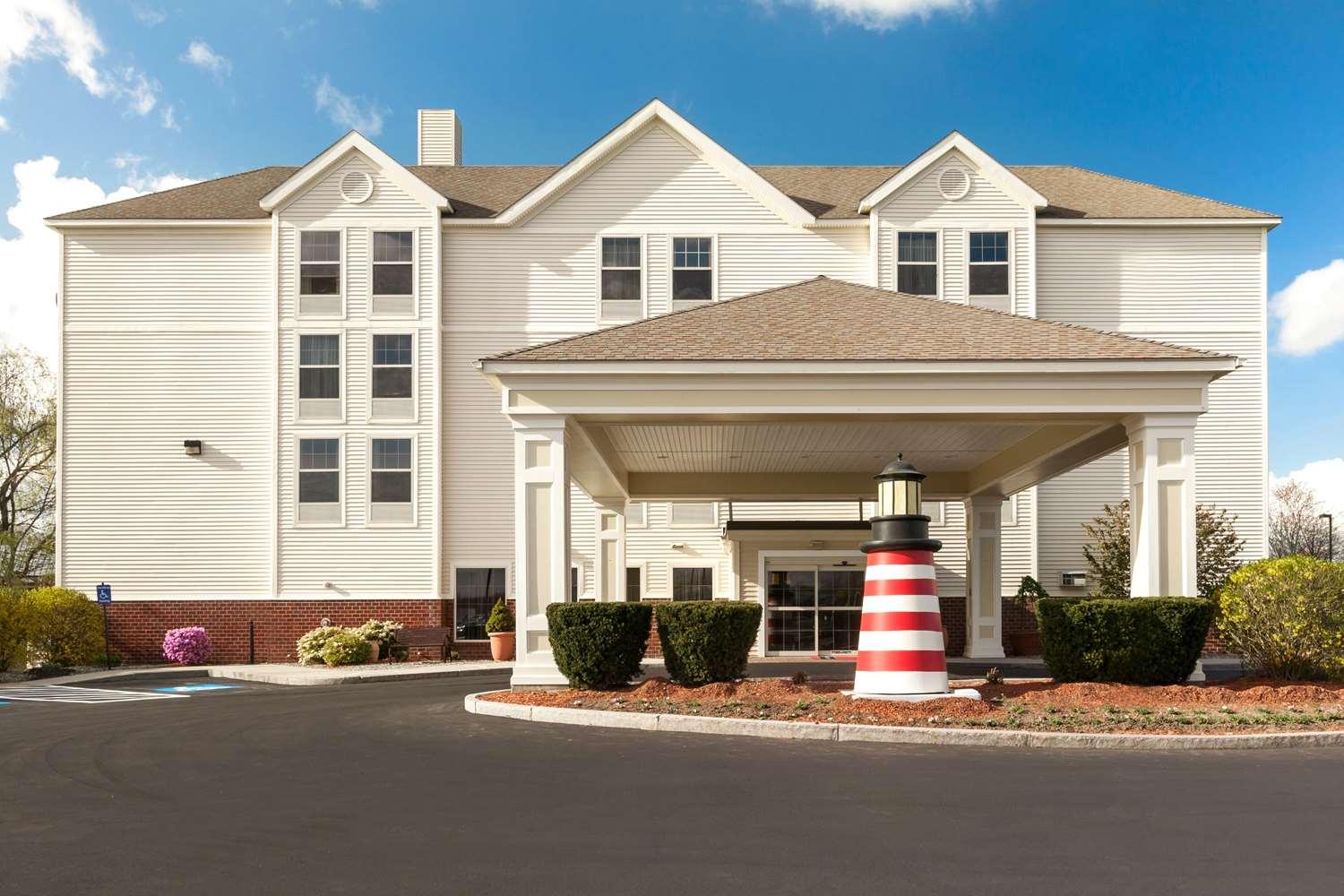 Hampton Inn Waterville image