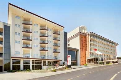 Ramada Hotel & Suites by Wyndham Kusadasi a Kusadasi, TR