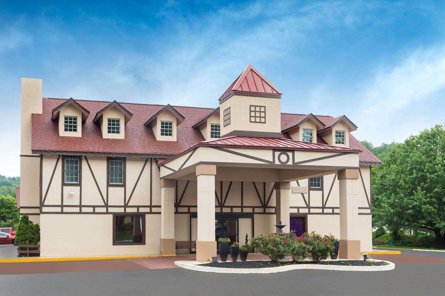 Baymont by Wyndham Helen image