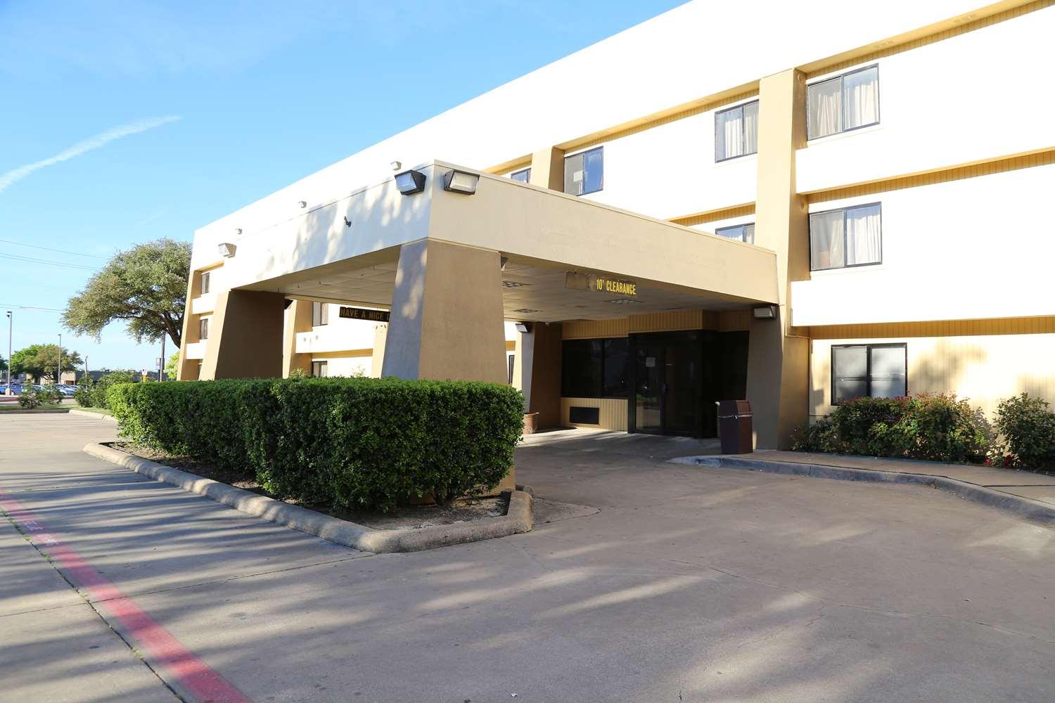 Baymont by Wyndham Plano image