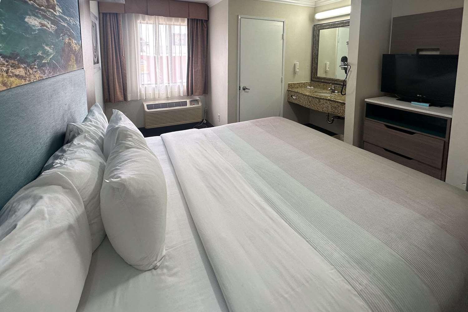 Quality Inn and Suites Los Angeles Airport - LAX image