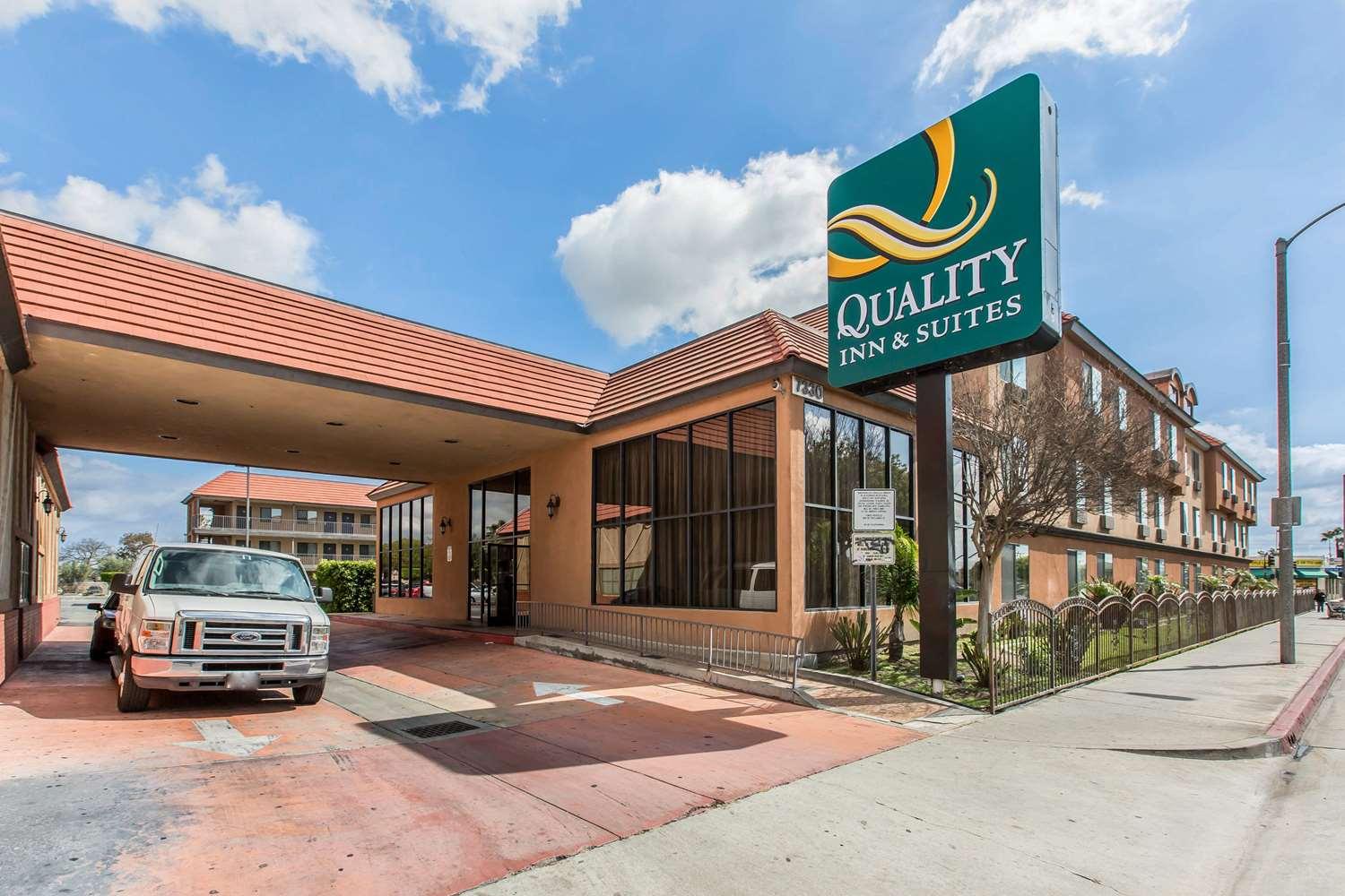 Quality Inn & Suites Bell Gardens-Los Angeles image