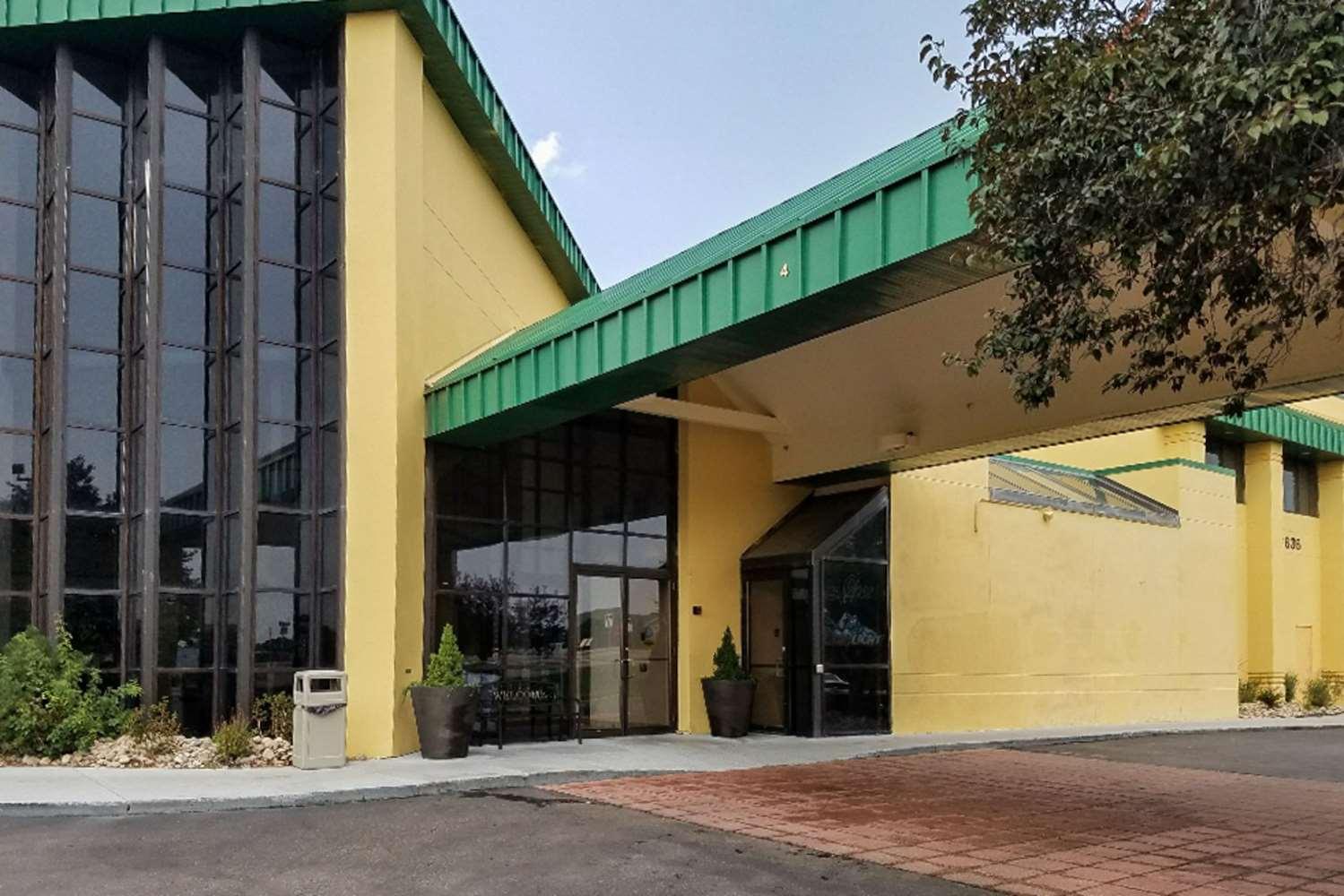 Quality Inn and Suites I-25 North image