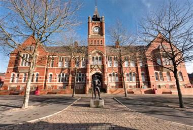 Dukinfield Town Hall in Dukinfield, GB1