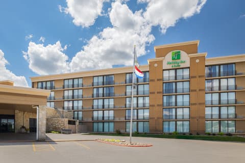 Holiday Inn & Suites Des Moines-Northwest ใน เออร์บันดาเล, IA