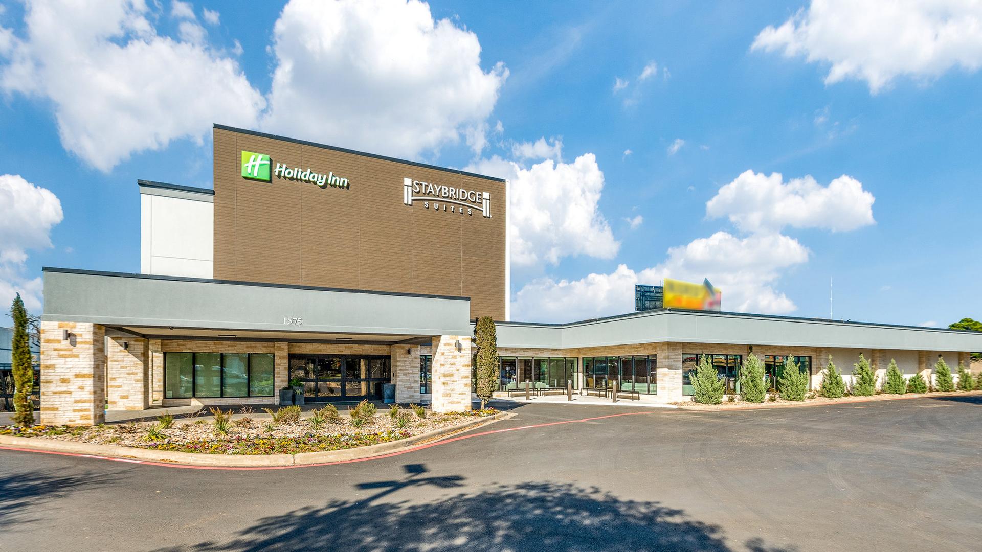 Staybridge Suites Dallas Market Ctr Love Field в Даллас, TX