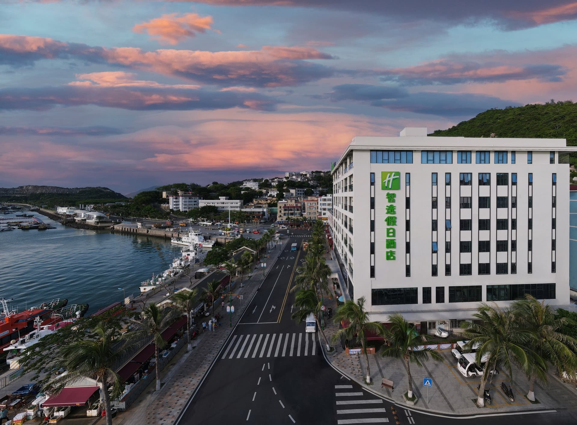 Holiday Inn Express Zhuhai Guishan Island в Чжухай, CN