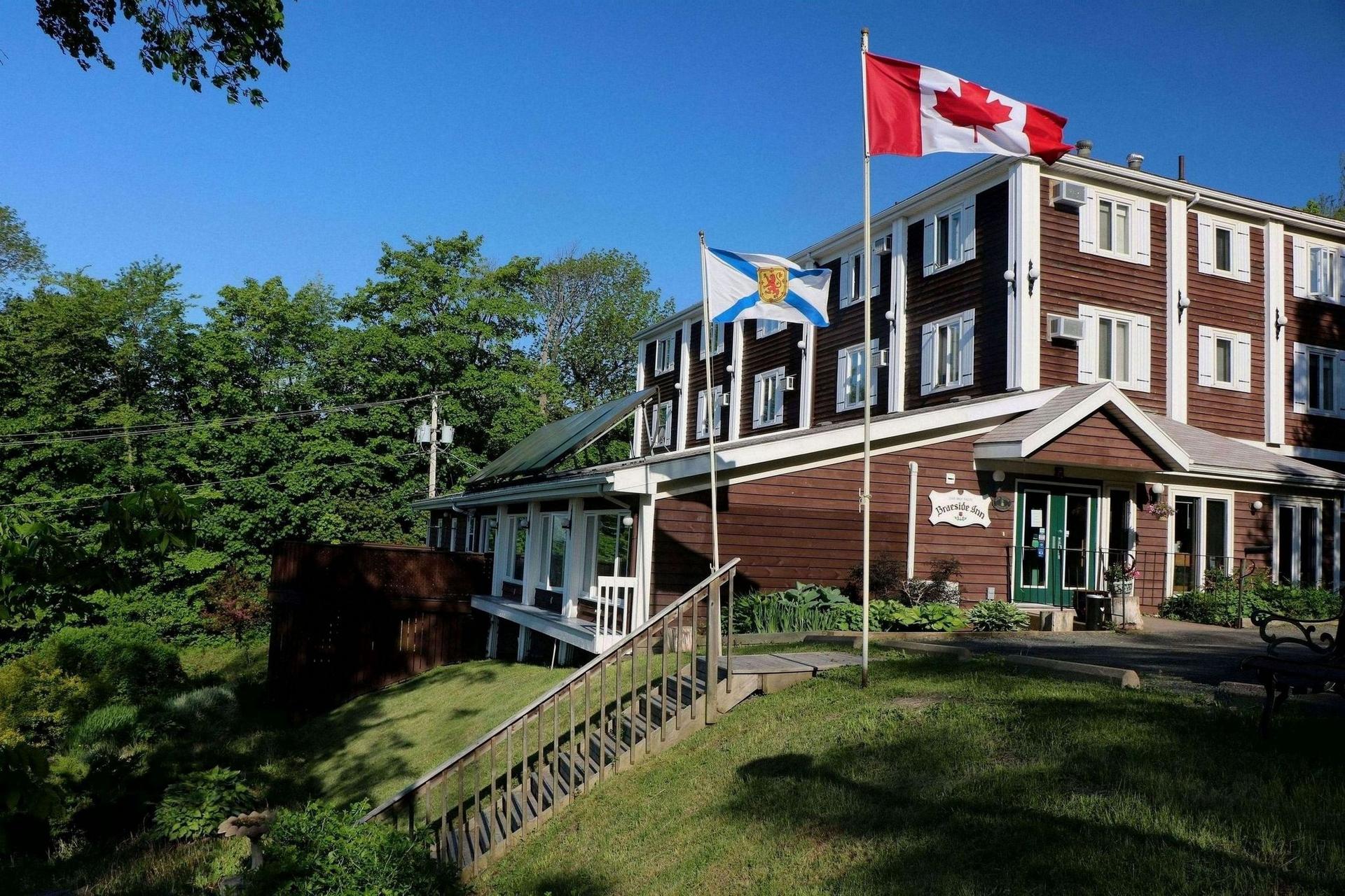 Braeside Inn в Pictou, NS