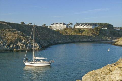 Bangor, FR 的 Hotel Restaurant et Thalassotherapie Castel Clara