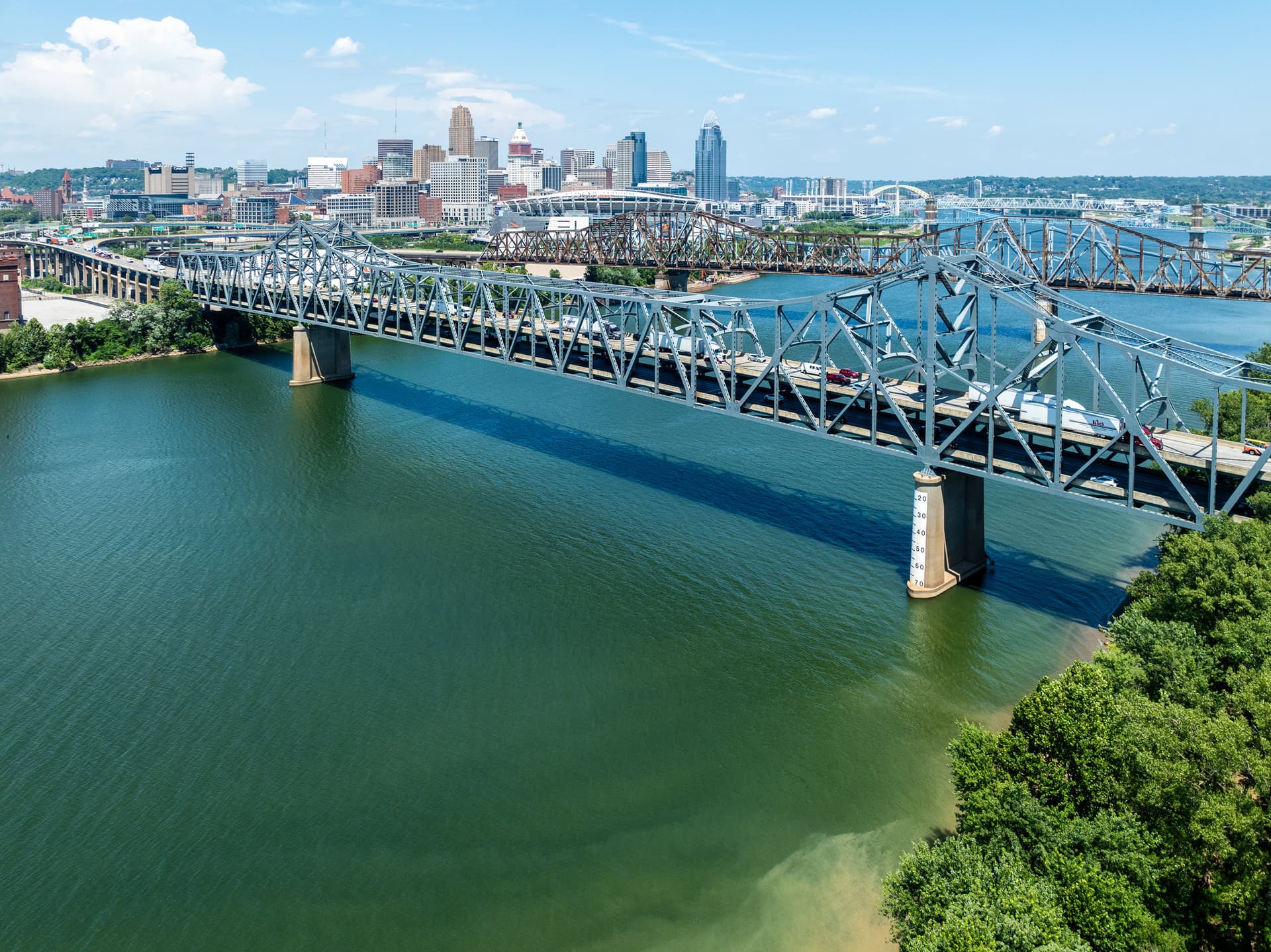 Holiday Inn Express & Suites Cincinnati Riverfront в Ковингтон, KY