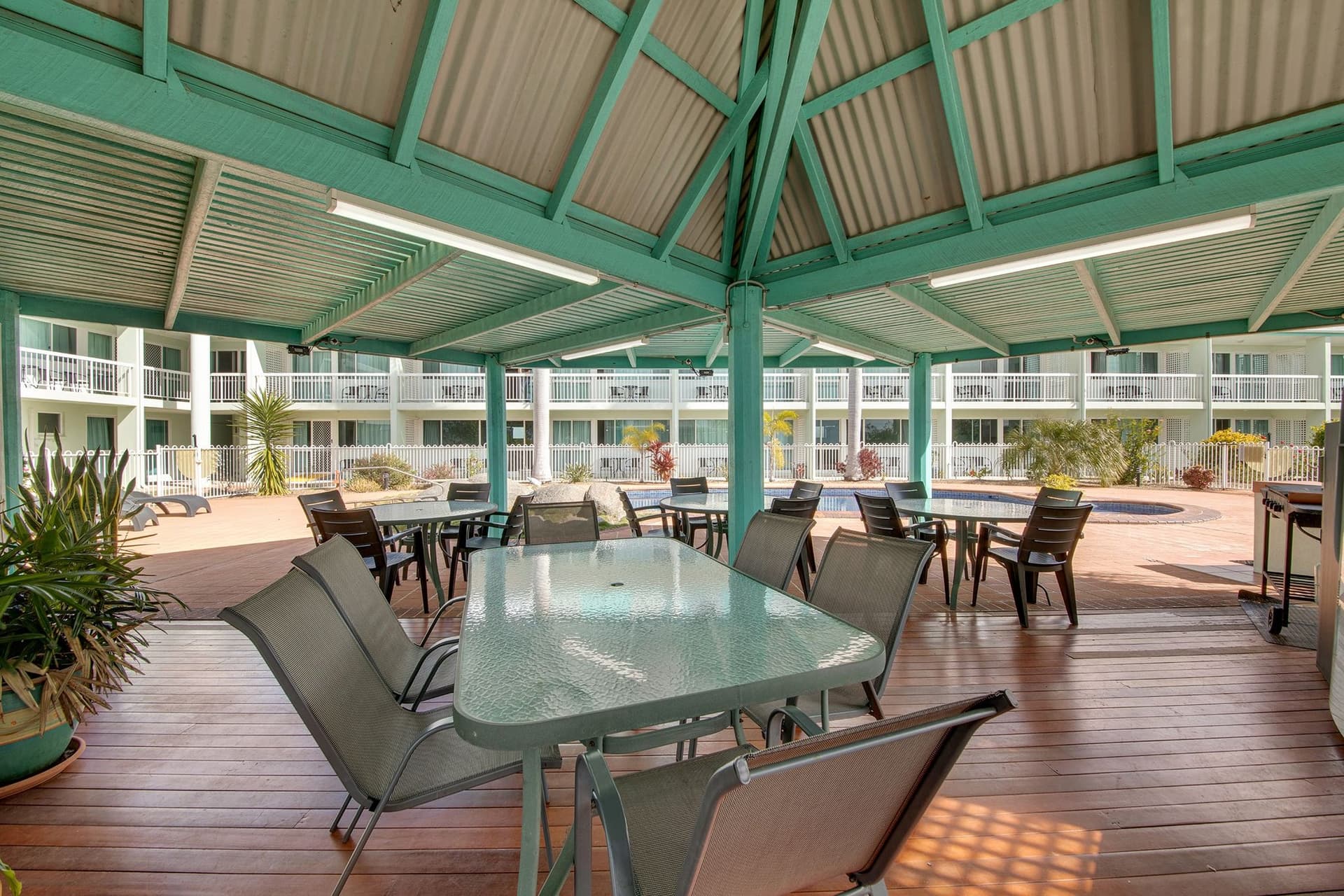 The Reef Adventureland Motor Inn ใน Gladstone, AU