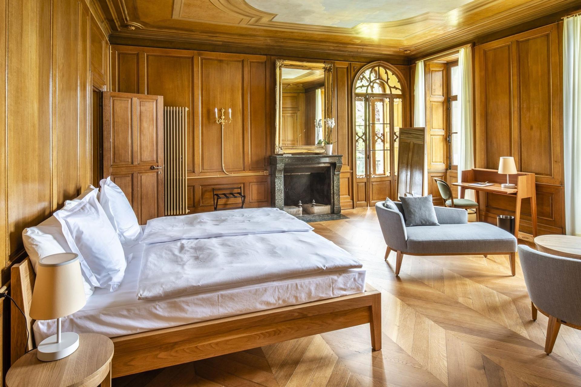 Schloss Schadau - Swiss Historic Hotel в Thun, CH