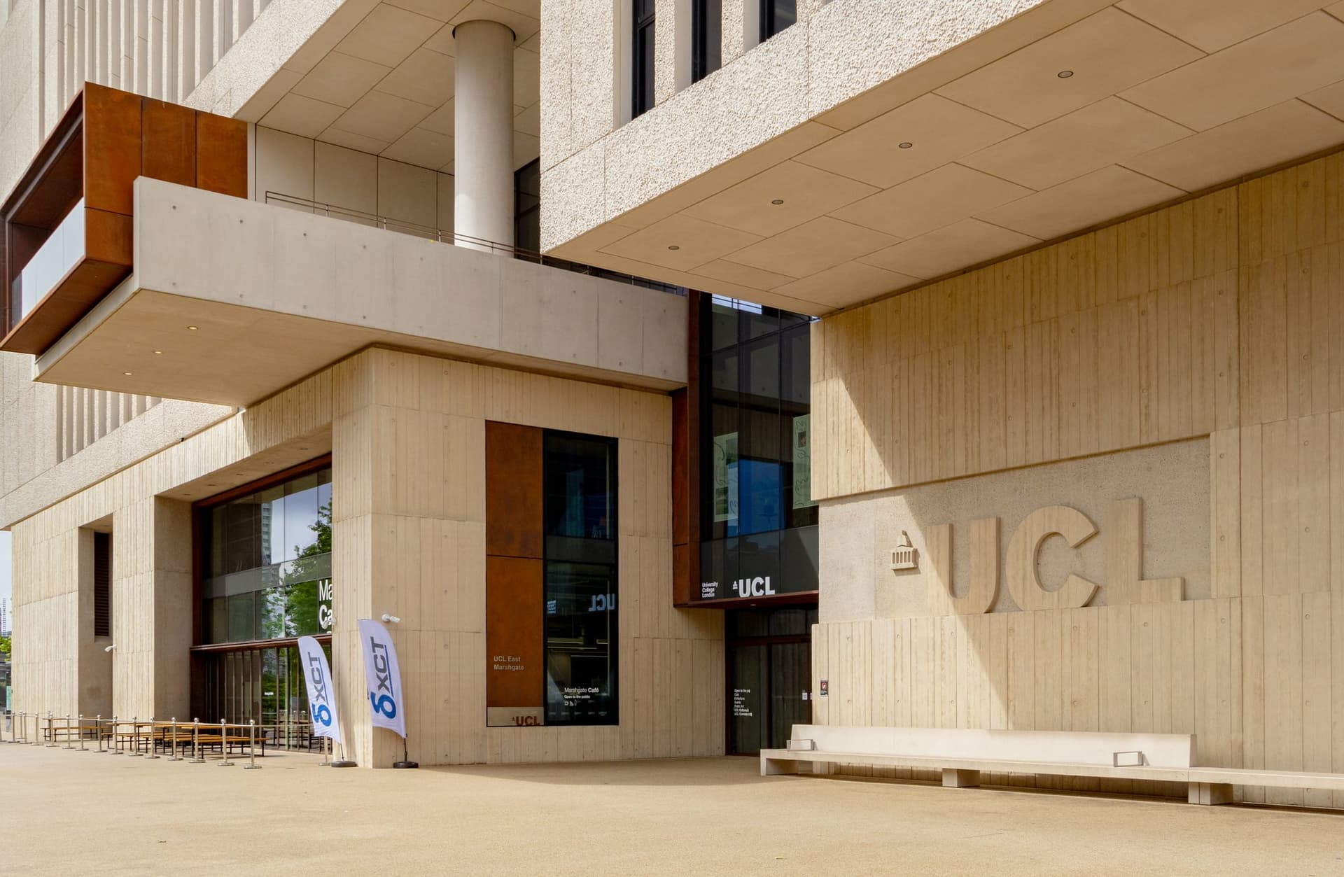 Holiday Inn Express London - Stratford в Лондон, GB1