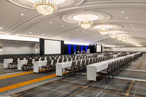 Crowne Plaza Louisville Airport Expo Ctr в Луисвилл, KY