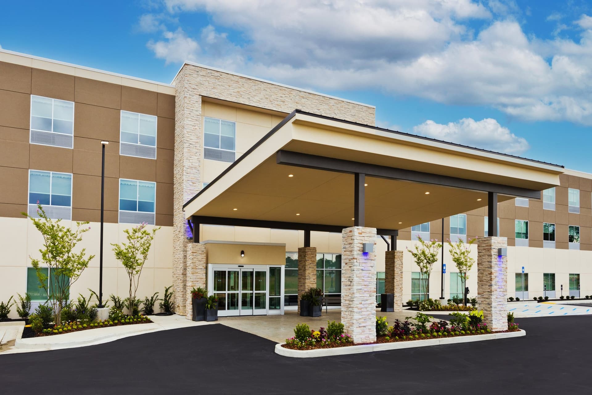 Holiday Inn Express Columbus-Fort Benning Area ใน โคลัมบัส, GA