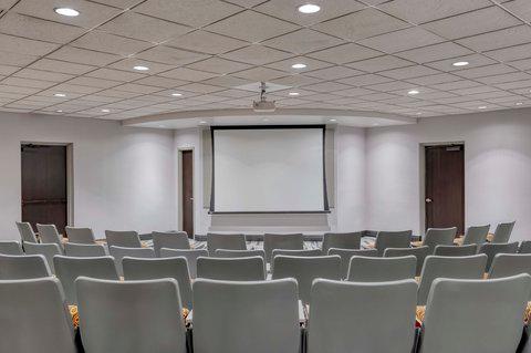Crowne Plaza Indianapolis Airport в Индианаполис, IN