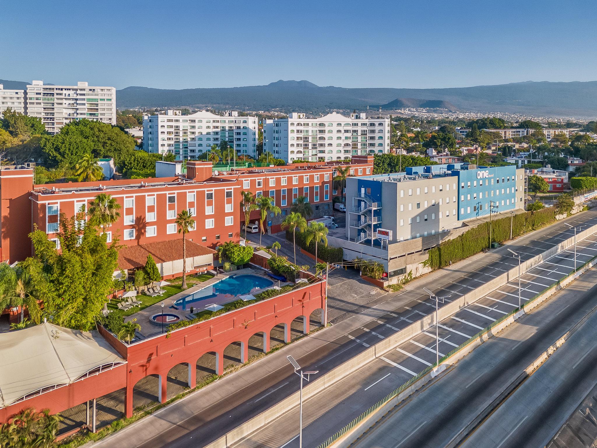 Fiesta Inn Cuernavaca image