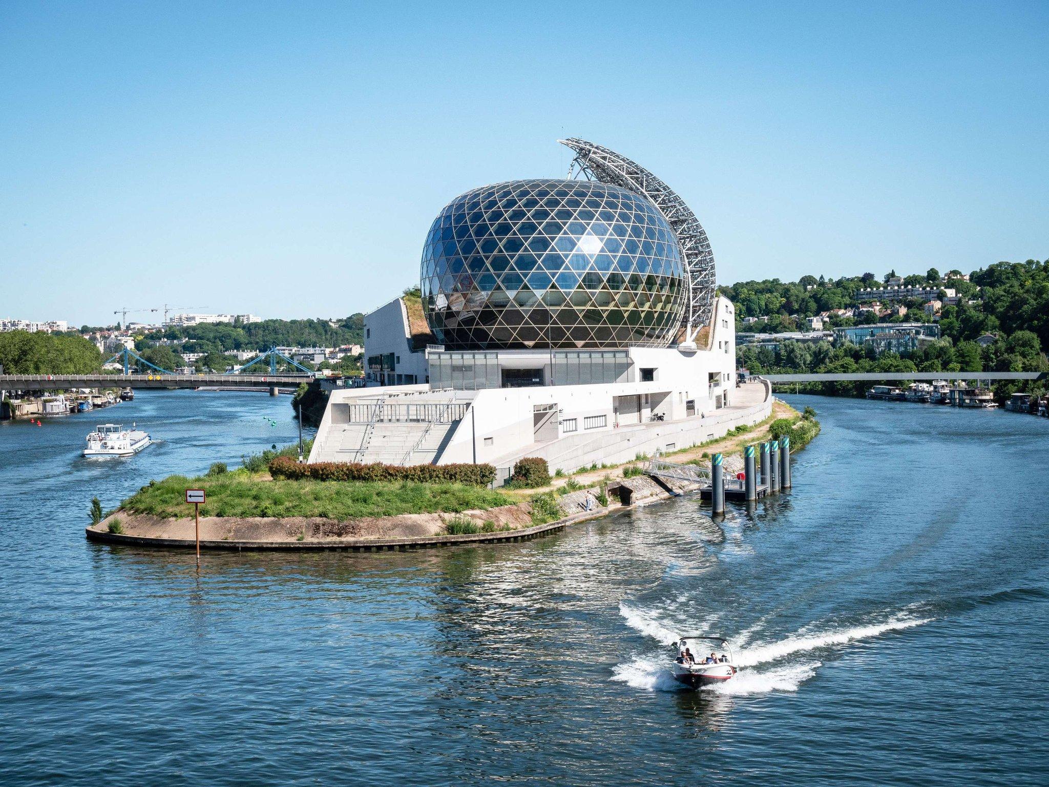 Novotel Suites Paris Issy les Moulineaux image