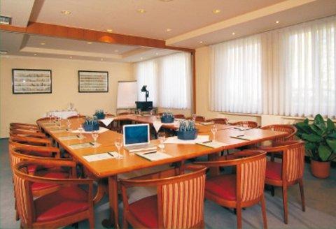 Hotel am Lunik Park i Hohen Neuendorf, DE