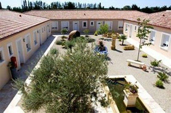 Hotel Residence La Transhumance в Saint-Martin-de-Crau, FR