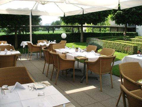 Triesen, LI 的 Hotel Restaurant Schatzmann