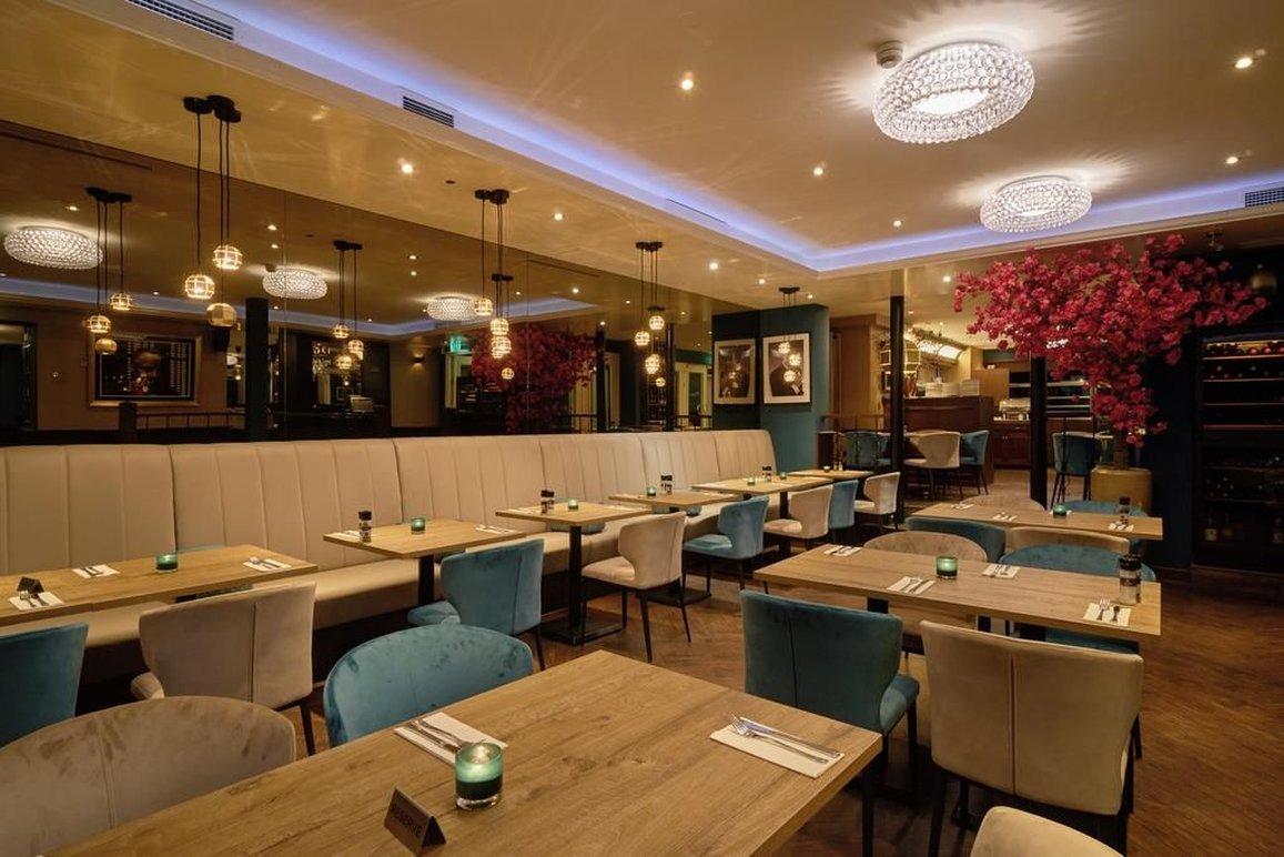 Hotel Chariot в Aalsmeer, NL