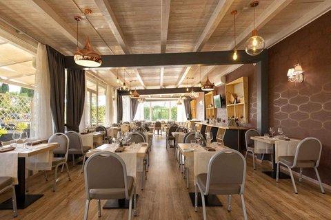 Pomezia, IT 的 Simon Hotel Pomezia